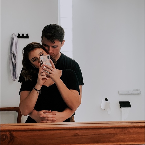 Meet your Posher, Cadence - Picture 2 of 5